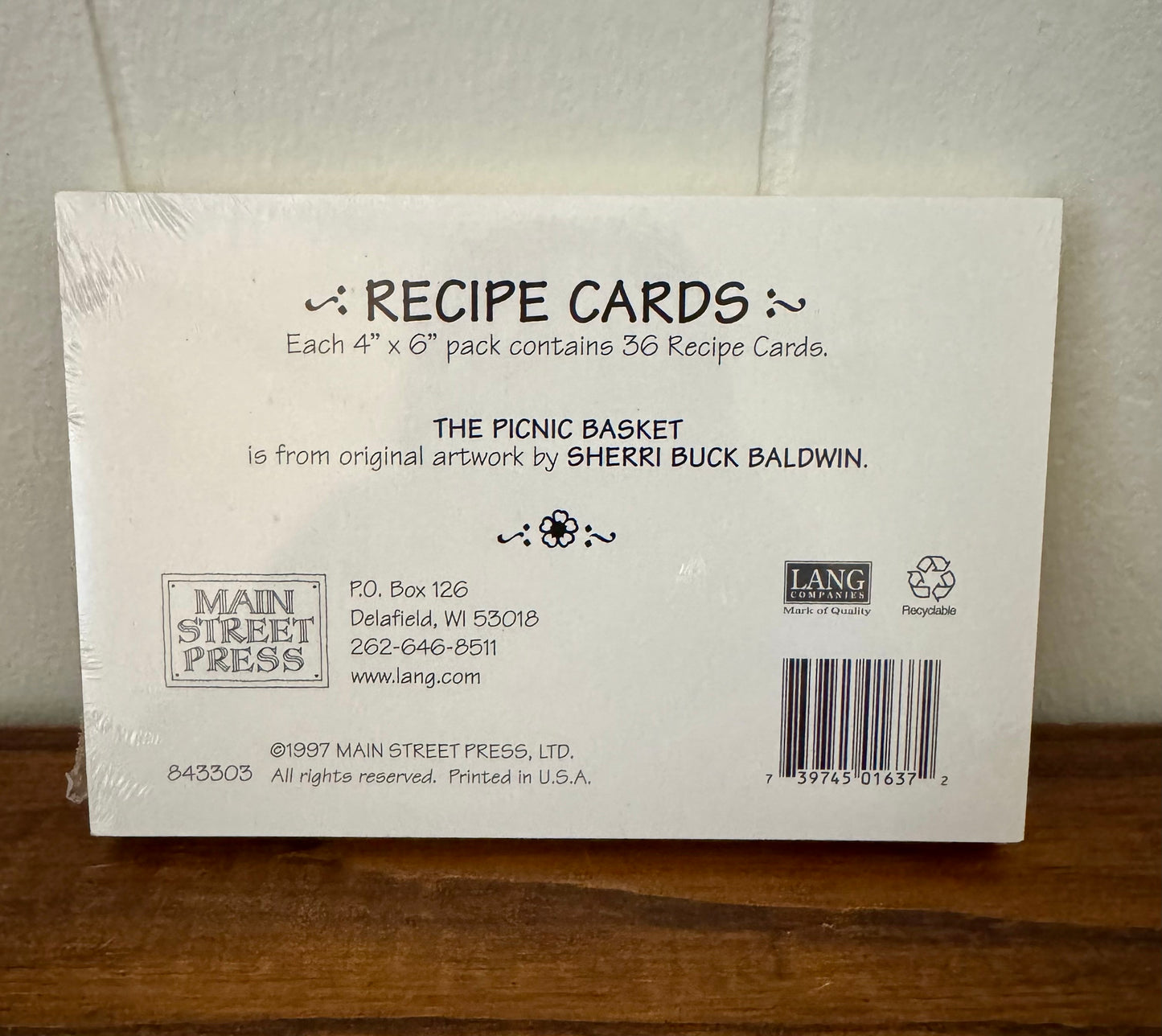 Set of 36 vintage 1997 4x6 recipe cards with classic retro kitchen design