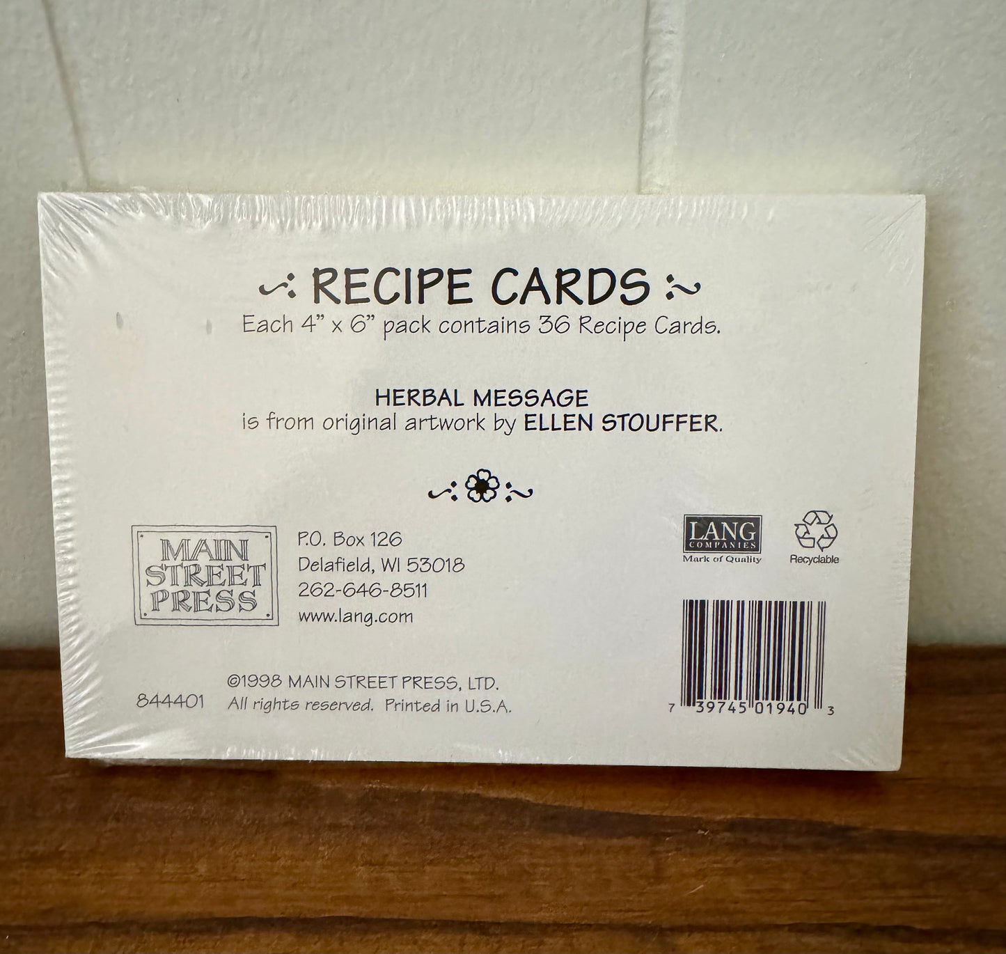 Set of 36 vintage 1998 4x6 recipe cards with classic retro kitchen design