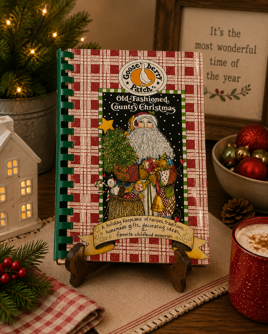 Cover of Old Fashioned Country Christmas by Gooseberry Patch, a 1992 spiral-bound hardcover cookbook featuring Christmas recipes, holiday baking, decorating ideas, crafts, homemade gifts, and traditional country Christmas inspiration.