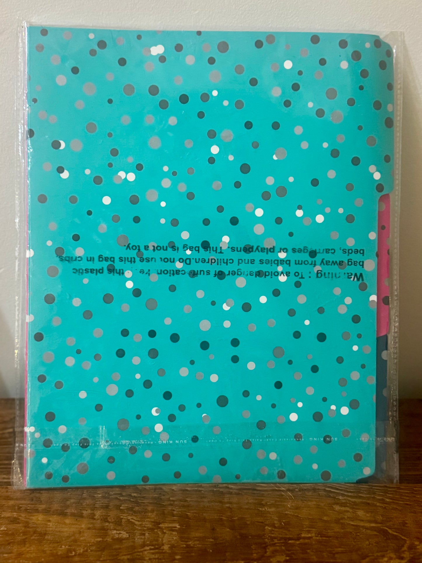 Set of 6 polka dot file folders, letter size (11.6" x 9"), perfect for organizing with style.