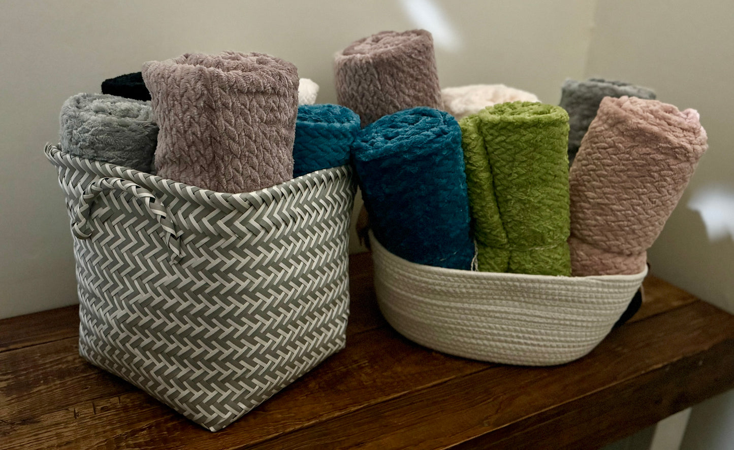 Flannel fleece throw blanket, ultra-soft and lightweight, perfect for cozying up at home or as a stylish decor accent.