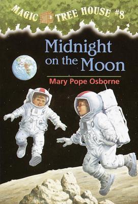 Front cover of The Magic Tree House, Midnight on the Moon by Mary Pope Osborne