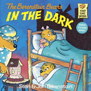 Book cover of 'The Berenstain Bears in the Dark' with cartoon characters in bed.