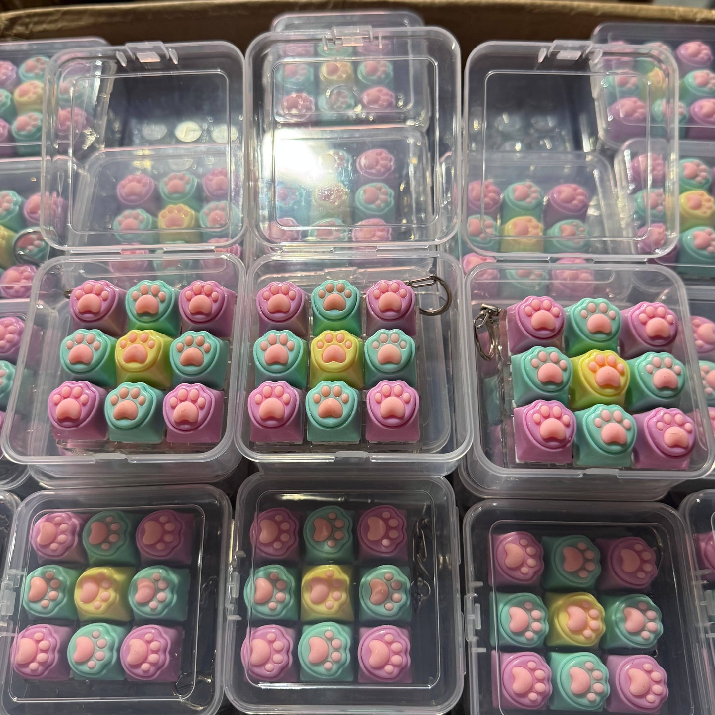 9-Keycap Multicolor Cat Paw Light Up Keychain