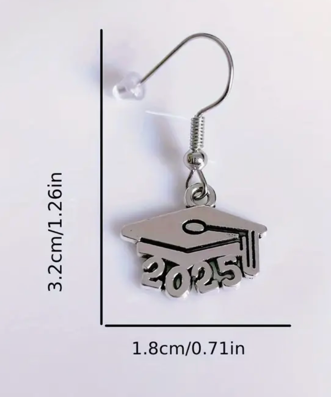 Alloy graduation earrings featuring a dangling graduation cap with the year 2025—perfect for celebrating graduates.
