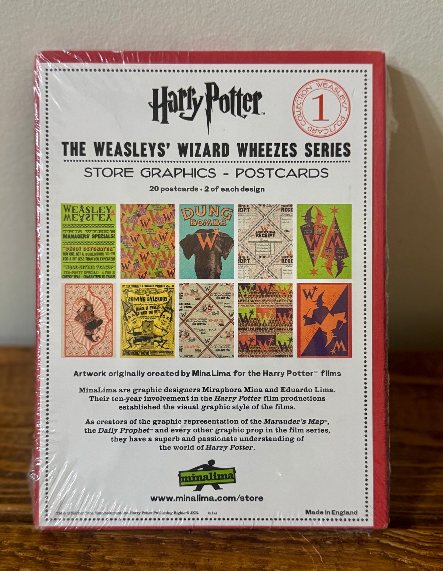 Set of 20 Harry Potter postcards featuring magical artwork, characters, and iconic imagery from the series.