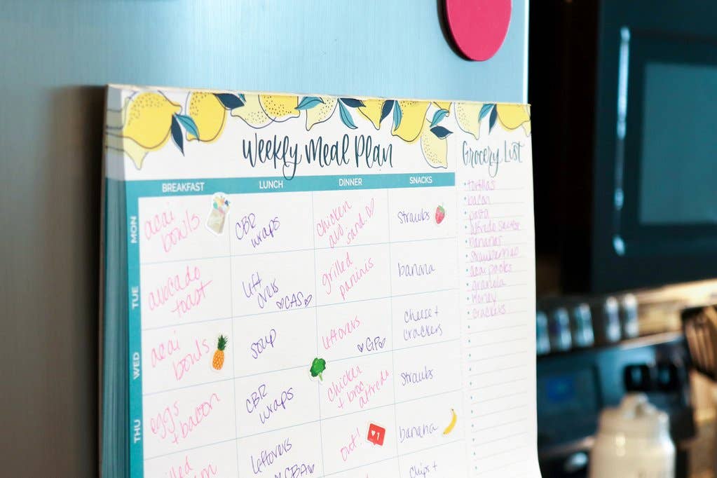 Meal Planner: Magnetic Notepad Organizer with Tear-Off Grocery List