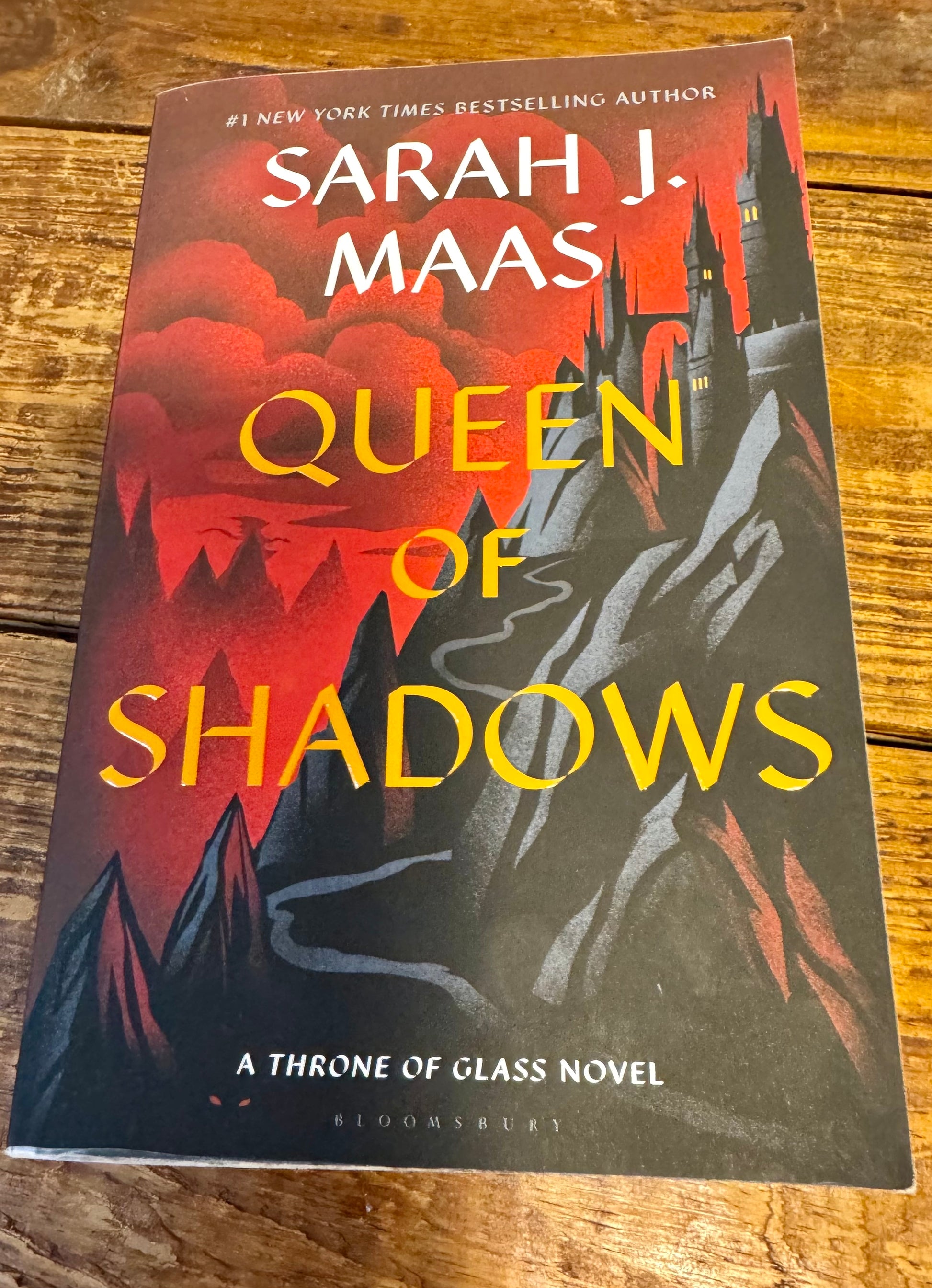 Throne of Glass Book Bundle by Sarah J. Maas (5 Books, Paperback, Excellent Condition)