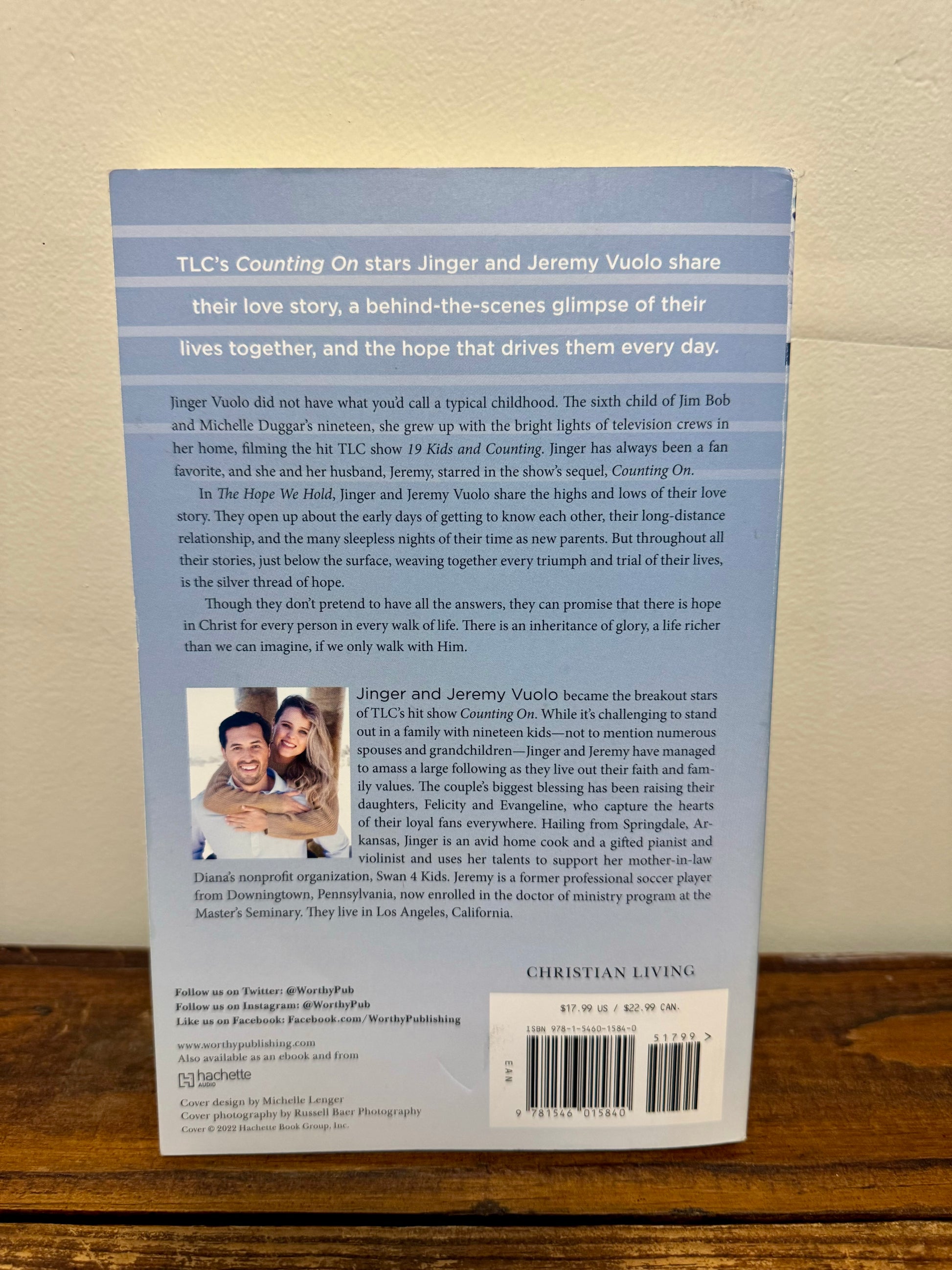 Paperback copy of Jinger and Jeremy Vuolo’s The Hope We Hold in like new condition, an inspirational faith-based memoir.